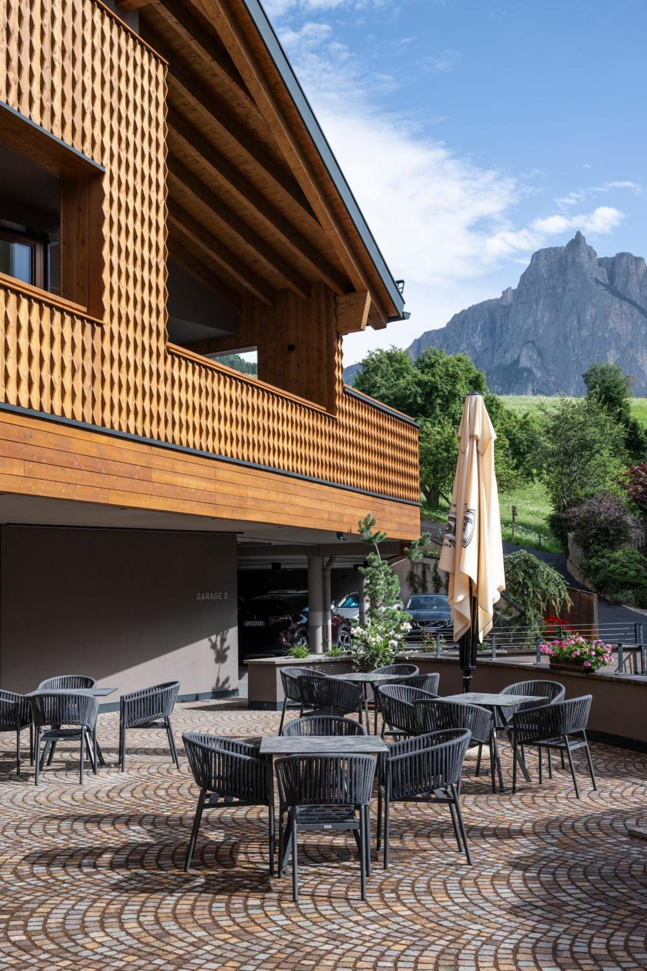 Hotel Alpenroyal Castelrotto Exterior photo
